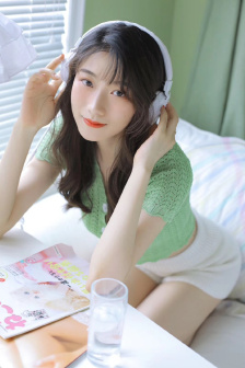 男女接吻秀恩爱视频