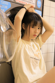吃着她的小核桃